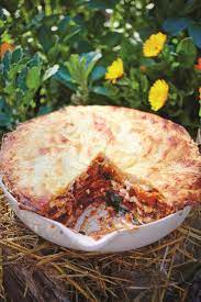 Jamie Oliver S Vegetarian Lasagna Recipe From Comfort Food Glamour Vegetarian Lasagna Recipe Jamie Oliver Comfort Food Veg Lasagne