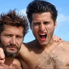 Plus joyeuse dans sa vie, elle est la compagne de bixente lizarazu depuis plus d'une dizaine d'années et la mère de leur fille uhaina, qui fêtera ses si elle confiait déjà à gala, que grâce à lui, elle n'avait plus le même rapport à son image, on découvre aussi comment bixente lizarazu la motive pour. Bixente Lizarazu Fier De Son Fils Tximista Qui A Lance Sa Marque De Tee Shirt Gala