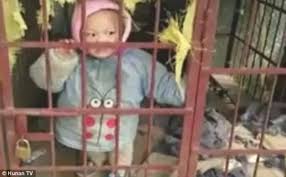 Kitalah yang mencorakkan dan mewarnakan kain putih itu dengan corak dan warna tertentu. Ibu Sanggup Kurung Anak Dalam Sangkar Anjing Kerana Diganggu Masa Main Mahjung Utaranews
