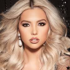 Tara Broderick's Instagram, Twitter & Facebook