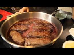 El pavo queda suave y delicioso. Recetas Nestle Lomo Al Vino Tinto Con Papas Asadas Lomo Al Vino Lomo Al Vino Tinto Comida