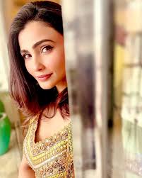 Hella heart eyes for you! . . . Ty for this pic @thenitinmirani 💛 . . .  #friendswithskills P.s: it's just a caption.