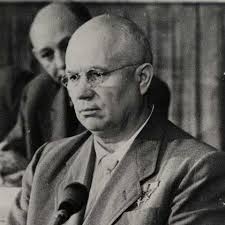 1962, konflikt zwischen den usa und der udssr wegen der stationierung sowjetischer mittelstreckenraketen auf kuba, die die strategische weltlage zugunsten der udssr. Lemo Kapitel Kuba Krise
