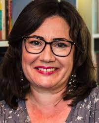 Lynn Tupper's Instagram, Twitter & Facebook