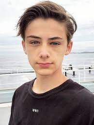 The list includes people like kylie rogers, robby novak, alexa curtis, addison riecke, casey simpson and many more. William Franklyn Miller Grosse Gewicht Masse Alter Biographie Wiki
