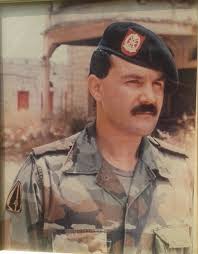 ترددت كثيراً قبل كتابة هذا البوست ولكن الوجدانيات كانت أقوى من أي شيء آخر:  في أيام التقيؤ هذه حيث نرى أوجه حديثي النعمة على الشاشات، حديثو النعمة  هؤلاء ركبوا على كراسيهم الربـّـيحة