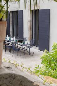 Peinture Exterieure Bois Et Fer Couleurs D Ici V33 Teinte Bleu Encre En 2020 Peinture Facade Maison Peinture Exterieure Couleurs De Volets