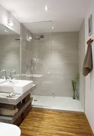 Kleines Bad Einrichten 51 Ideen Fur Gestaltung Mit Dusche Bad Einrichten Kleine Badezimmer Design Kleines Bad Einrichten