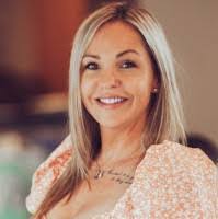 Kellie Meyer's Instagram, Twitter & Facebook