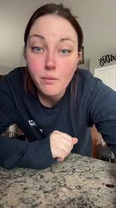 Again, I know absolutely nothing about this woman but the cruelty that  people are showing over 3 mini donuts is literally wild to me.  #stopmomshaming #momshaming #toddlermom #toddlermeals ...