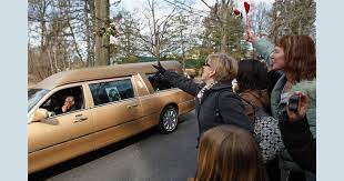 Soundtrack/theme music from the 1992, mick jackson film, the bodyguard, with kevin costner, whitney houston, gary k. Whitney Houston S Funeral Costs Anger Hometown Residents