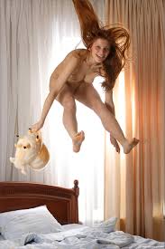 Jumping on the bed Foto Porno - EPORNER