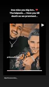 Η σορός του mad clip έφτασε στο ναό με τον κόσμο να . 0wujpus7rbidim