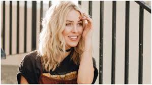 Cassie randolph was granted an extension in her restraining order against colton underwood. Pin Af Dana Sproul Pa Hair Makeup