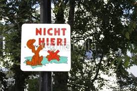 Nicht Hier Schild Gegen Hundekot Stockfotos Und Lizenzfreie Bilder Auf Fotolia Com Bild 35500345 Hunde Bilder Altes Fahrrad