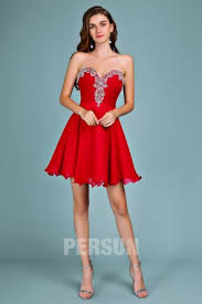 La robe de soirée rouge représente, en quelques sortes, le comble du glamour. Robe De Soiree Rouge Vive Et Etincelante 2020