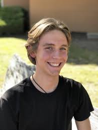 The Play that Goes Wrong 2022 WHS Playbill.indd