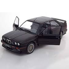 Erkan öztürk'ün önderliğindeki esgaraj ekibi tam 93 parçadan oluşan m3 kitini e30 coupe'nize adapte ederek sizi bir m3 sahibi yapabiliyor. Jual Solido Bmw E30 M3 Coupe 1990 Black Diecast Miniatur 1 18 Murah Mei 2021 Blibli