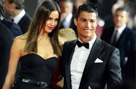 Am freitag heiratete mesut özil seine große liebe amine gülse am bosporus. Fotostrecke Eine Neue Spielerfrau Mandy Capristo Und Mesut Ozil Machens Offiziell Bild 1 Von 80 Unterhaltung Verlagshaus Jaumann