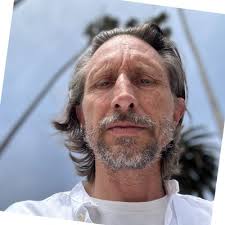 Why do designers leave jobs? Adrian Daniel Bilan “People (designers in…