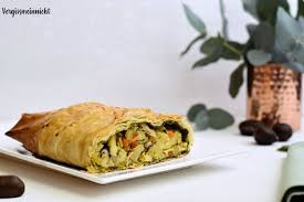 Gemusestrudel Mit Wirsing Auf Maronensosse Veggi Weihnachtsmenu Rezept Vegetarisches Essen Rezepte Lebensmittel Essen