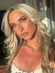 Here's my profile pic 💙🦋🧿