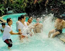 Rp.2.000 per anak dan rp.4.000 per orang dewasa buka tutup : Teejay Waterpark Tasikmalaya Tiket Masuk Alamat Jam Buka Wahana