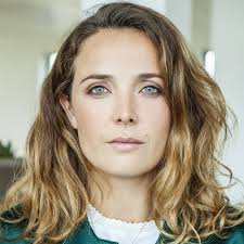 Toutes les vidéos des indiscrétions et des scoops de plus belle la vie en plus de découvrir en exclusivité les replay et nouveaux épisodes ! 2 Saison 2 Agathe Wautier D Un Cdi Chez Orange A Ceo Du Galion Project Podcast Legend Ladies