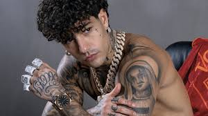 Colosimo (Fdi) contro il rapper Tony Effe: “Messaggi devastanti ai giovani” 