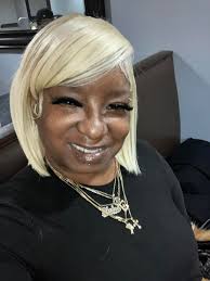 Hi from Maryland! I am 68 years young, and I work part time. Wow! Look at  all the beautiful young people here! I am looking for a wonderful man to  enjoy my