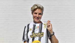 Lina hurtig (bar) calciatrice svedese (it); Lina Hurtig Is Bianconera Juventus