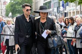 Maybe you would like to learn more about one of these? Trauerfeier Fur Hannelore Elsner So Emotional Nahmen Die Stars Abschied