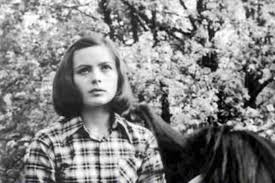 Шафранкова стала известна благодаря киносказке три орешка для золушки режиссера вацлава ворличека. Libushe Shafrankova Biografiya Foto Lichnaya Zhizn Novosti Filmografiya 2018 Udivlyandiya