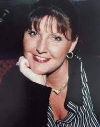 Karen Fulford's Instagram, Twitter & Facebook