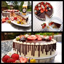 Stelle die schüssel mit deinen zutaten in das wasserbad und erhitze die schokolade langsam unter ständigem rühren. Festliche Erdbeertorte Mit Verpoorten Original Eierlikor Und Schokoglasur Kuchenrezepte Mit Eierlikor Verpoorten