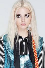 Some of the famous blonde actresses from hollywood: 19 Celebs With Platinum Blonde Hair How To Get Platinum Blonde Hair