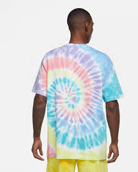 Nike Peace Love Basketball Men S Basketball T Shirt Nike Com In 2020 Mens Basketball Nike Multi Colored Outfit
