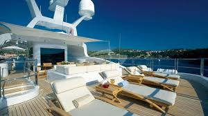 LA BLANCA Yacht Charter