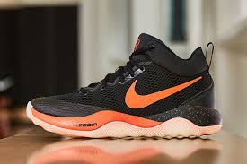 If booker follows bryant's advice, maybe he can give a pair of his own signature shoes to the lakers clear enough cap space to sign a max player, kawhi is rumored to meet with the lakers, could klay be in the purple and gold? Nike Zoom Rev 2017 Devin Booker Pe Fotomagazin