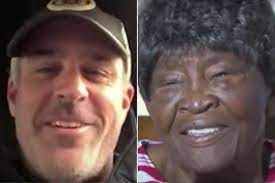 Pair Who Connected After Call to Wrong Number Meet for the First Time
