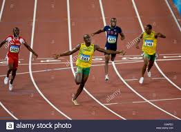 Usain Bolt Gana Los 100m En Un Tiempo Record Mundial De 9 69 Segundos En Los Juegos Olimpicos De Verano De 2008 Beijing China Fotografia De Stock Alamy