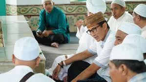 Maybe you would like to learn more about one of these? Ke Tegal Sandiaga Ziarah Ke Makam Habib Muhammad Bin Thohir Al Hadad