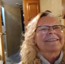 What large breed dogs are available for adoption in Klamath Falls?