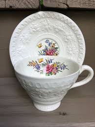Wedgwood Wellesley Butterfly Tea Cups Flower Teacup Floral Etsy Tea Cups Tea Cups Vintage Vintage Tea Cup Set