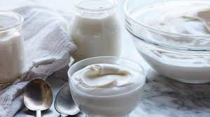 Tambahkan yogurt (untuk kulit berminyak) atau minyak badam (untuk kulit kering). 6 Manfaat Masker Yogurt Untuk Kecantikan Wajah Rancah Post