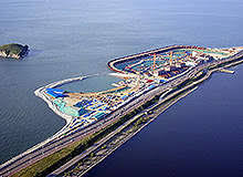 During high tide period, water flows from the sea into the tidal basin through the water turbine. Tidal Giants The World S Five Biggest Tidal Power Plants