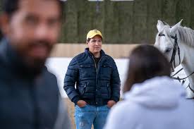 La Federación Ecuatoriana de Deportes Ecuestres (FEDE) у la Asociación  Ecuestre de Pichincha felicita a todos los participantes del Curso  Introductorio para Entrenadores, dictado por Jaime Morillo, Tutor FEl, por  su compromiso