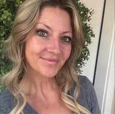 Ashlee Howell's Instagram, Twitter & Facebook