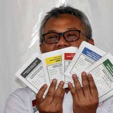 Berikut contoh kartu surat suara dprd kab/kota, dpr ri, presiden pemilu tahun 2019, tersedia format vector/file mentah yang bisa diedit. Ingin Gunakan Hak Pilih 17 April Ayo Kenali Dulu Jenis Dan Warna Kertas Suara Kabar24 Bisnis Com