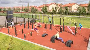 Lawn tennis is one of the great outdoor sports that makes your body fit and strong who will enhance your. 10 Reasons Why Outdoor Training Is Better Than A Gym Workout Outdoor Gym Outdoor Workouts Parkour Training